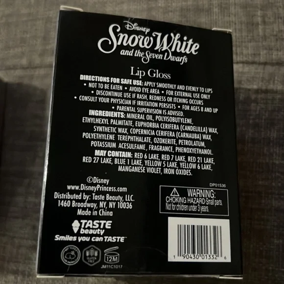 Snow White Lip Gloss - Picture 7 of 7